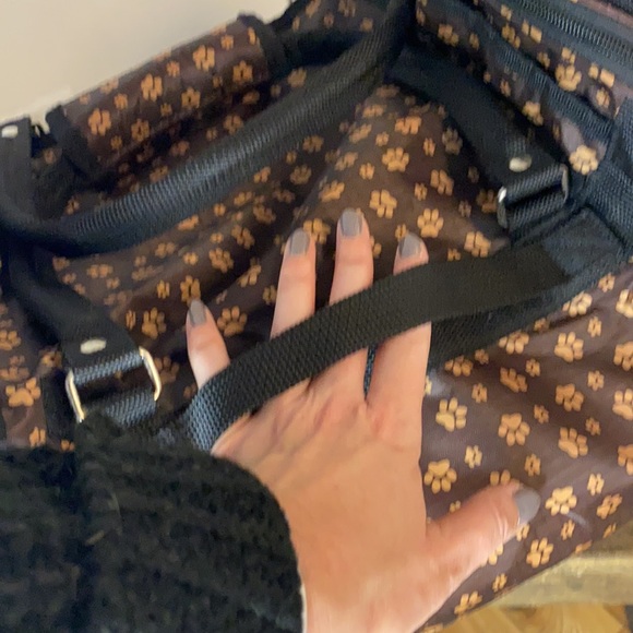 PREFER PETS duffel bag. Bought on Wayfair for $100. For dog or cat. Used once - Picture 9 of 11
